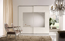 LACQUERED ASH FINISH FR01 OFF-WHITE . MIRRORED DOOR
WARDROBE WITH 2 SLIDING DOORS W/MIRROR AND TRANSPARENT DECORATION